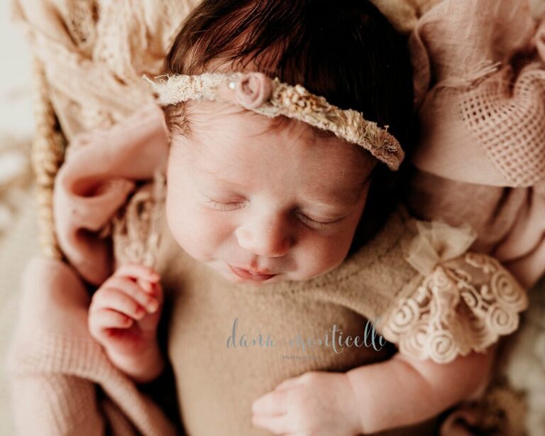 pittsburgh newborn photographer
